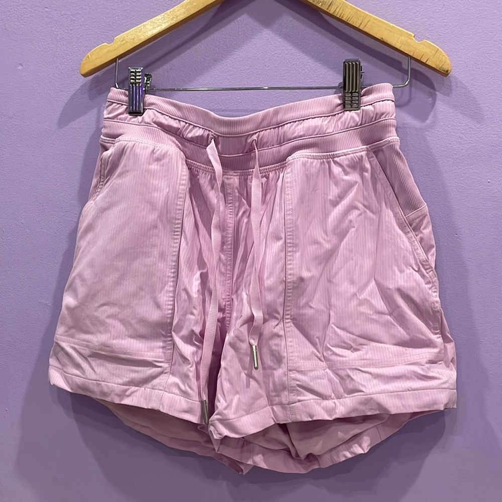 Lululemon dance studio short